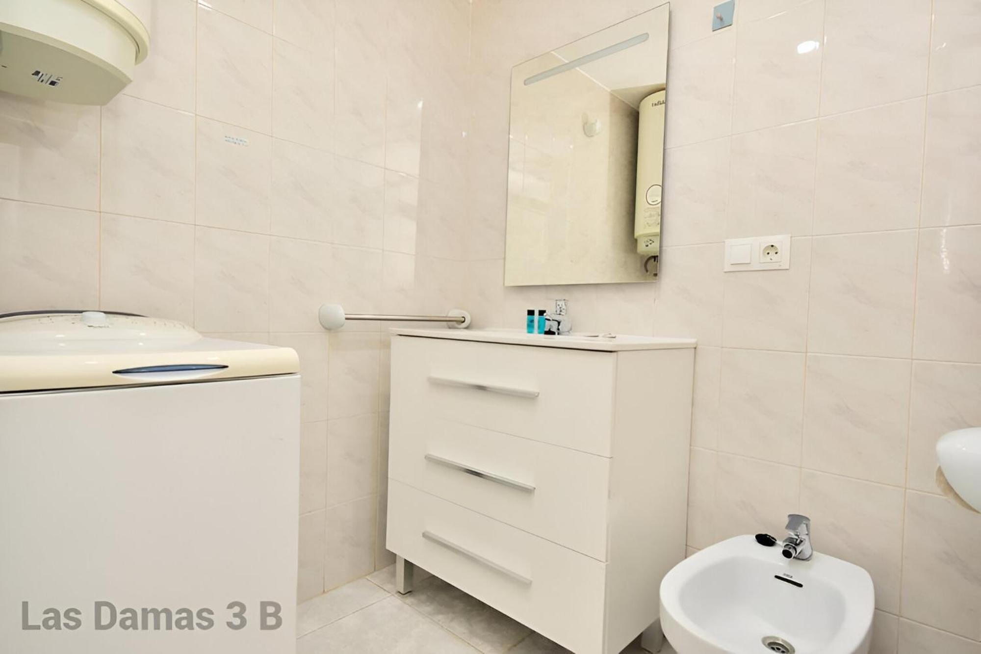 Las Damas 3B Beach Front - Pool & Parking Benidorm Exterior photo
